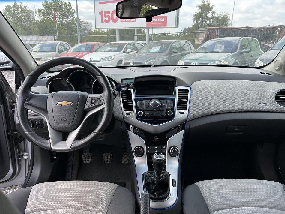 Chevrolet Cruze 1.6i 