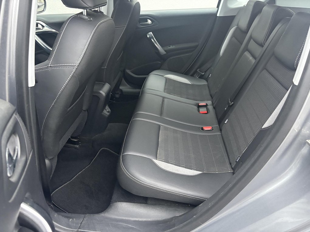 Peugeot 2008 1.2 VTi Allure