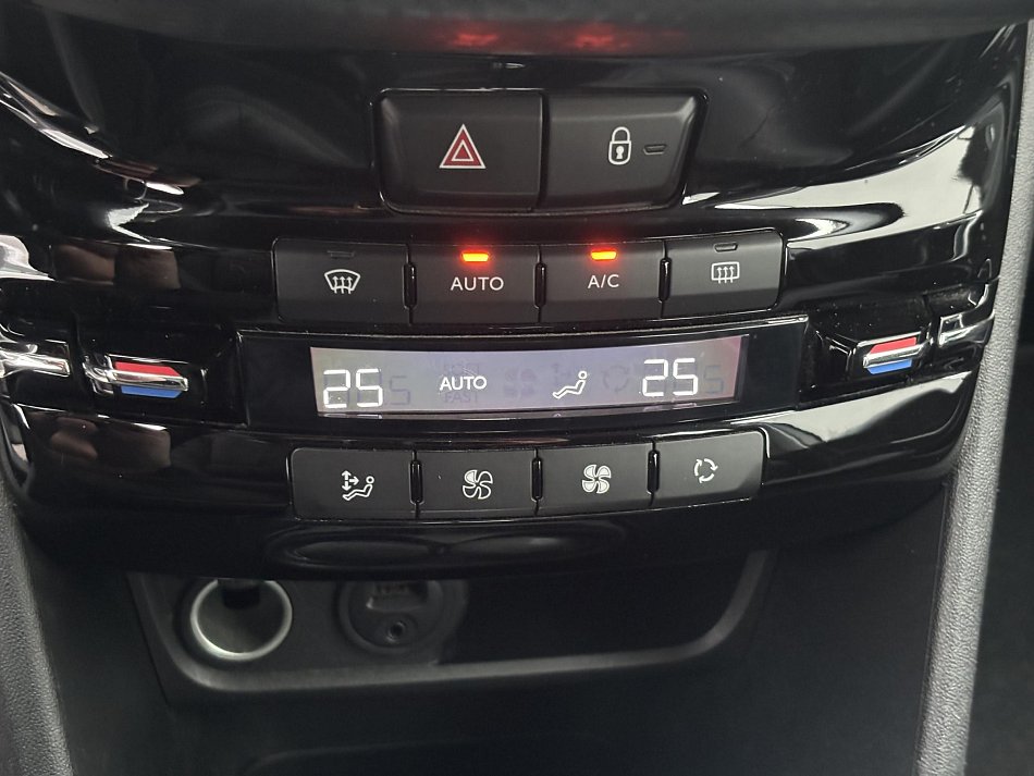 Peugeot 2008 1.2 VTi Allure