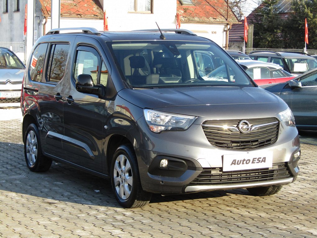 Opel Combo 1.2T Elegance