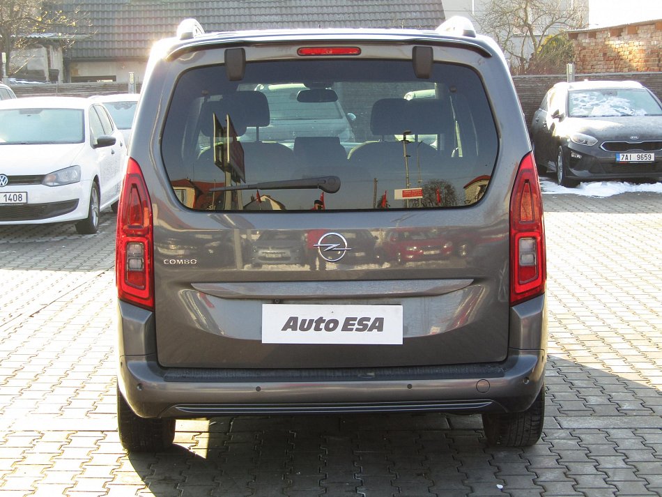 Opel Combo 1.2T Elegance