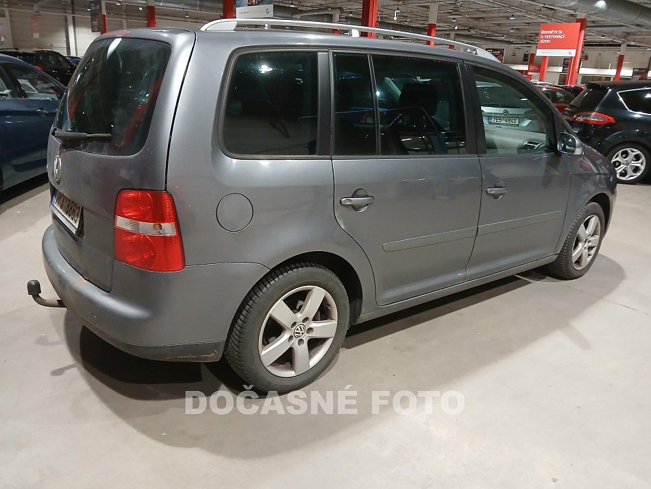 Volkswagen Touran 2.0 TDi 