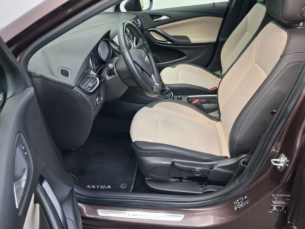 Opel Astra 1.4T Innovation