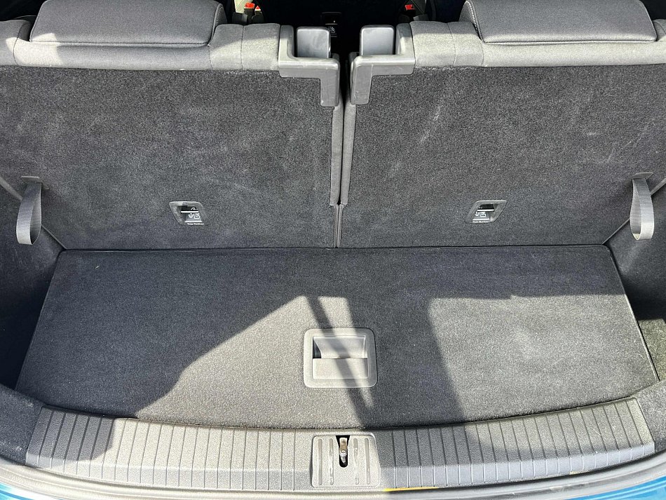 Volkswagen Touran 2.0 TDi R-Line 7míst