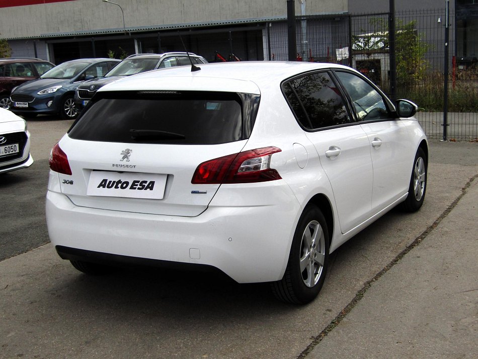 Peugeot 308 1.2i 