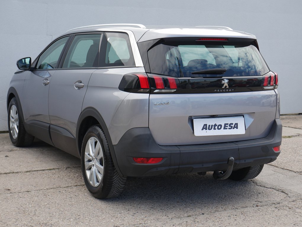 Peugeot 5008 1.2PT 