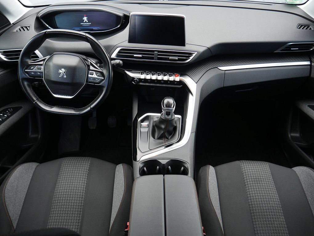 Peugeot 5008 1.2PT 