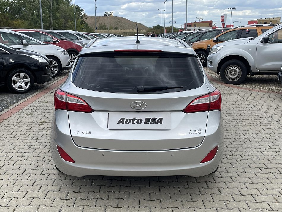 Hyundai I30 1.6 GDi Trikolor