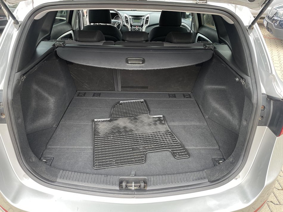 Hyundai I30 1.6 GDi Trikolor