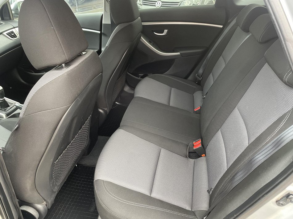 Hyundai I30 1.6 GDi Trikolor