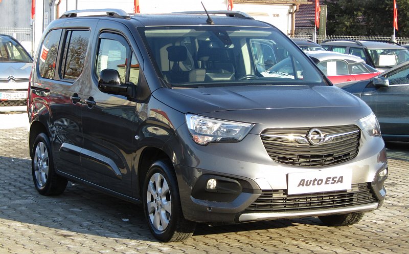Opel Combo 1.2T Elegance