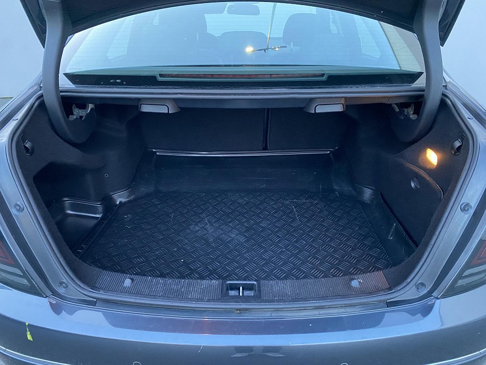 Mercedes-Benz Třída C 1.6T Elegance C180