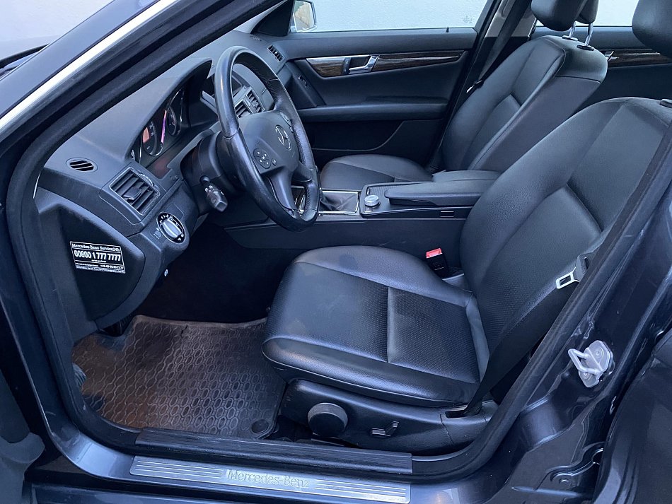 Mercedes-Benz Třída C 1.6T Elegance C180