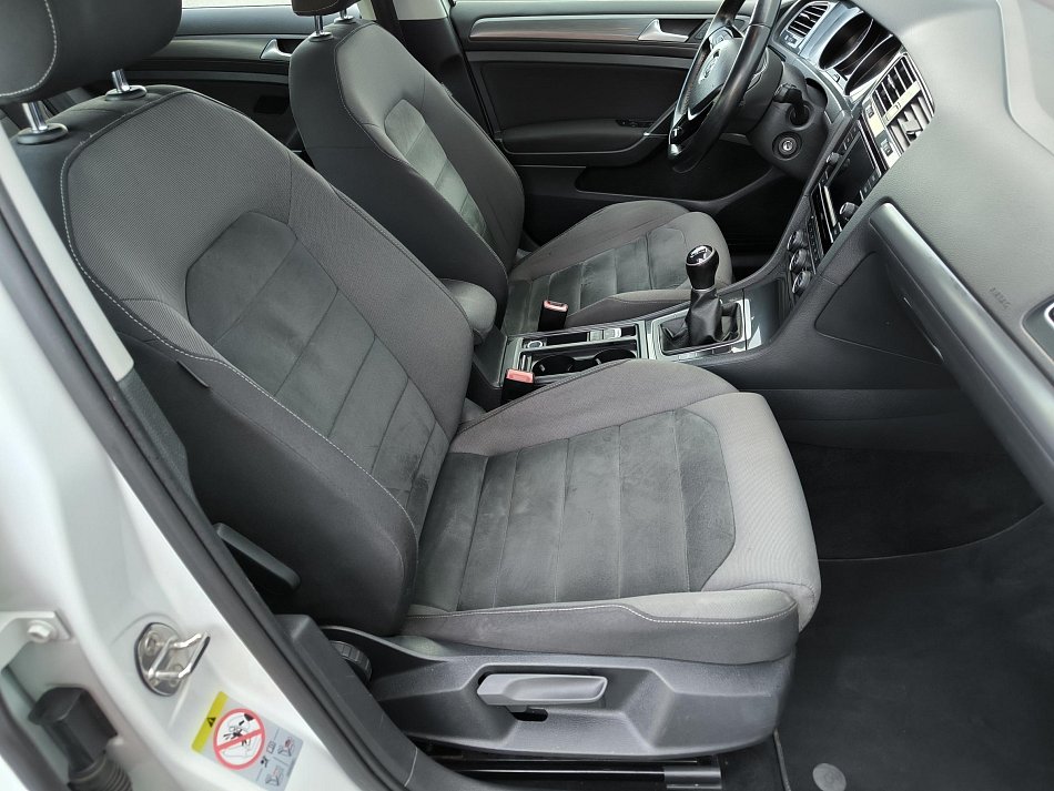 Volkswagen Golf 2.0 TDi 