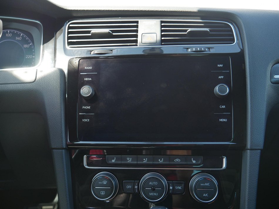 Volkswagen Golf 2.0 TDi 