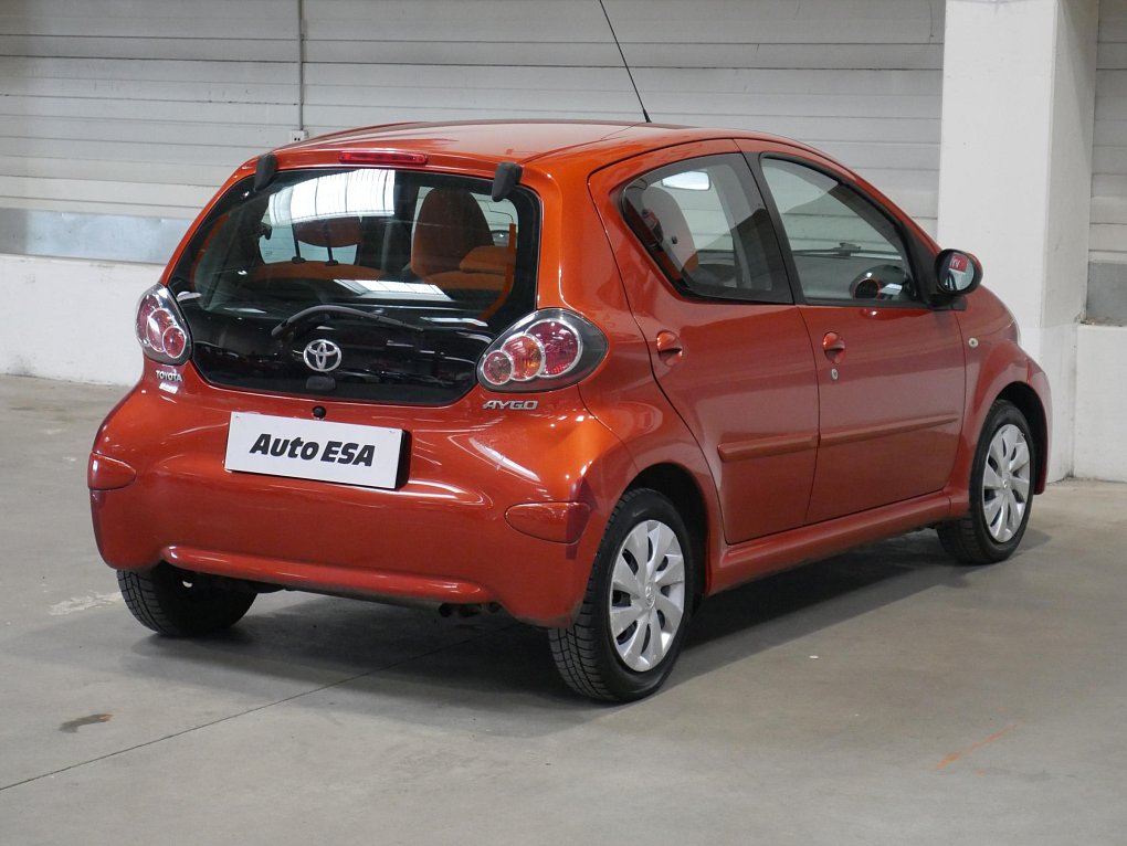 Toyota Aygo 1.0i 