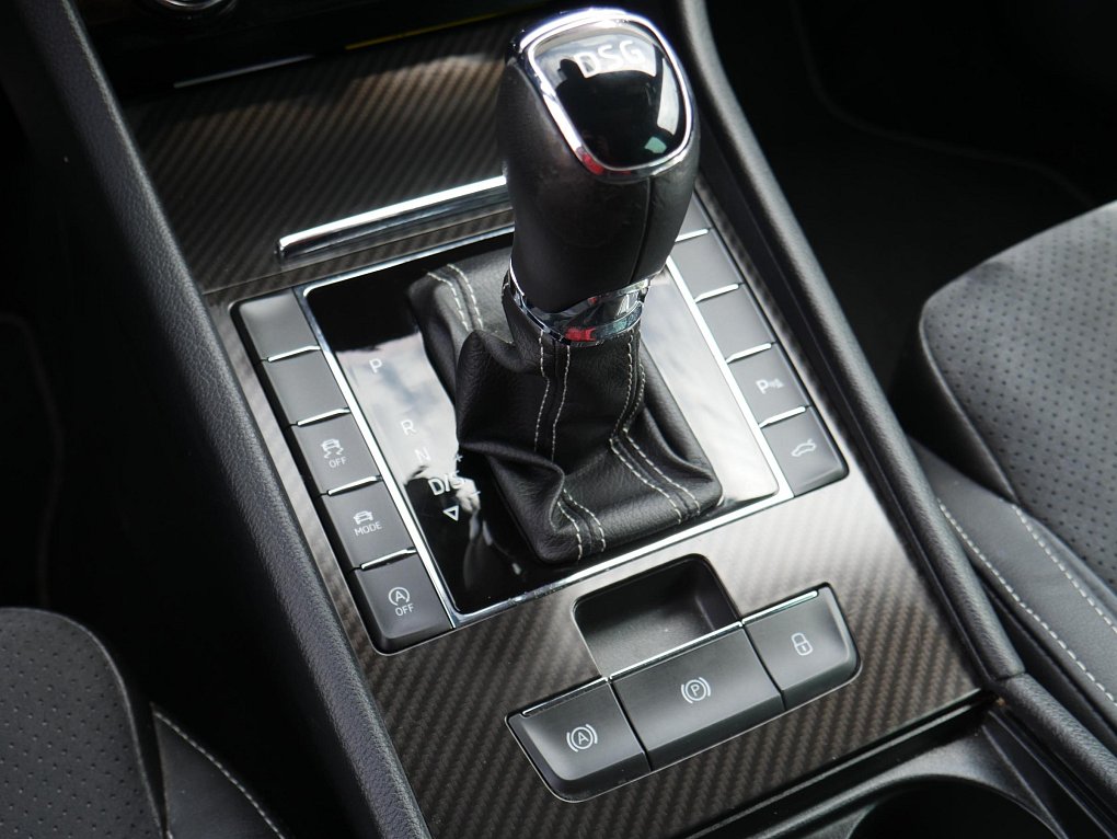 Škoda Superb III 2.0TDi SportLine