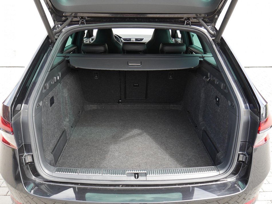 Škoda Superb III 2.0TDi SportLine