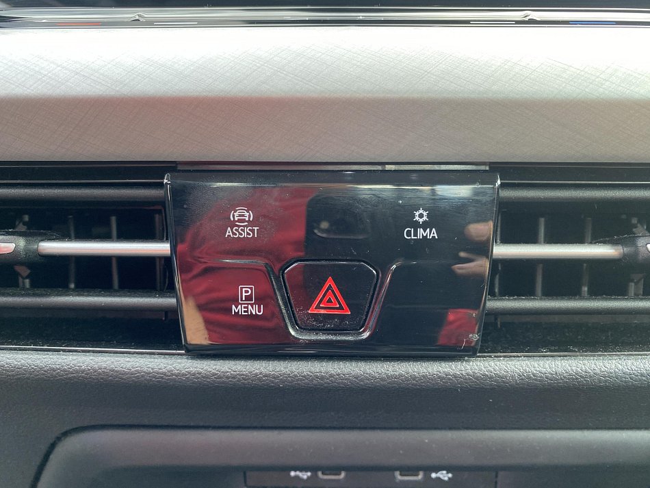 Volkswagen Golf 1.5 TSi 