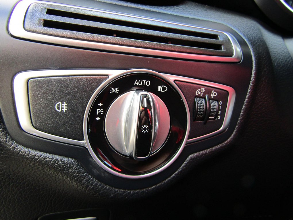 Mercedes-Benz Třída C 1.6  C180