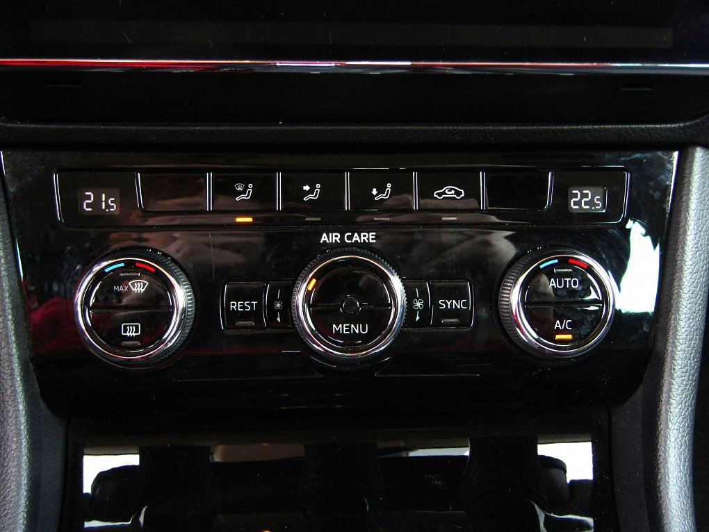 Škoda Superb III 2.0 TDi Ambition