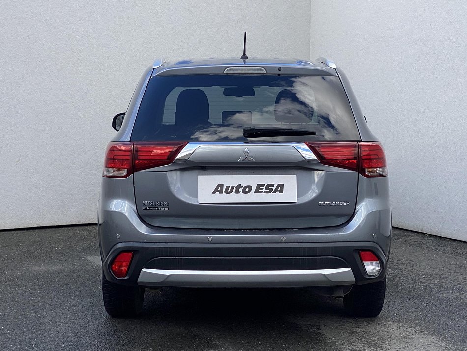 Mitsubishi Outlander 2.0 MIVEC 