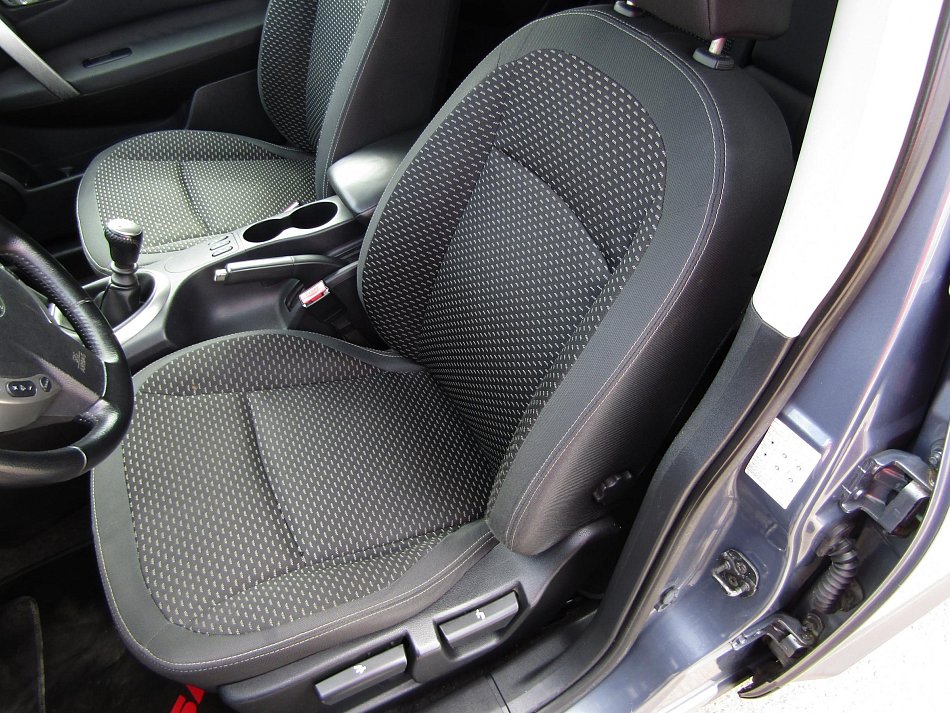 Nissan Qashqai 2.0 i 16V 