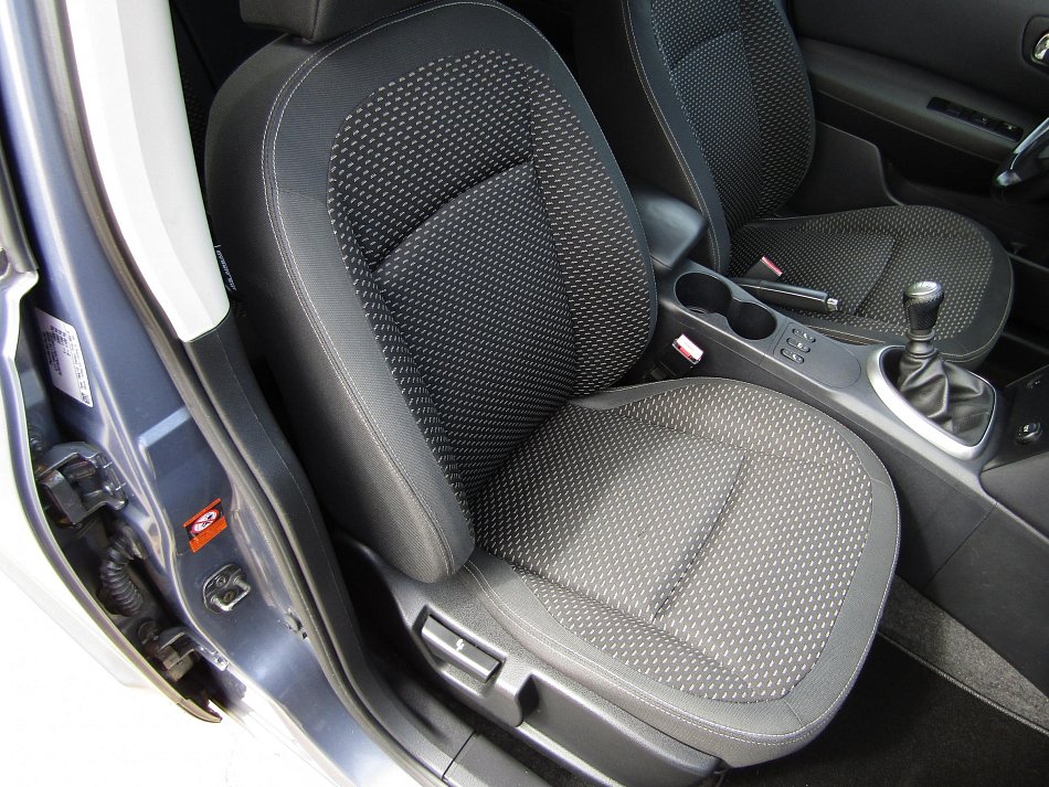 Nissan Qashqai 2.0 i 16V 