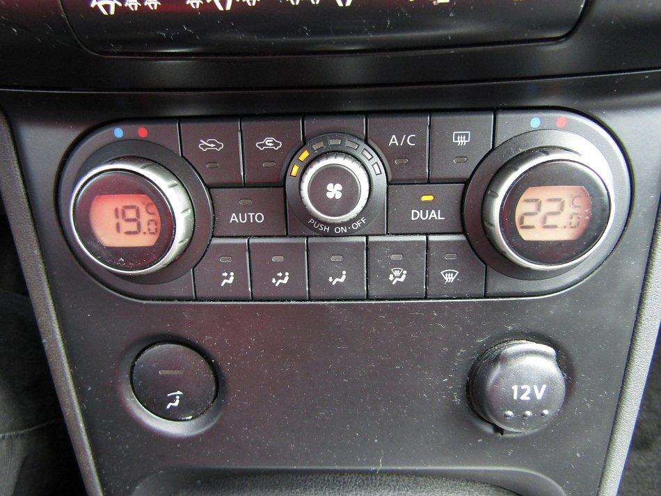 Nissan Qashqai 2.0 i 16V 