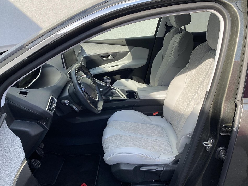 Peugeot 3008 1.2PT Allure