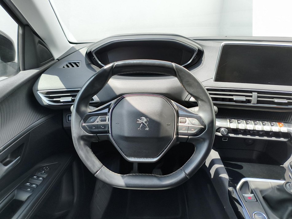 Peugeot 3008 1.2 PT Allure