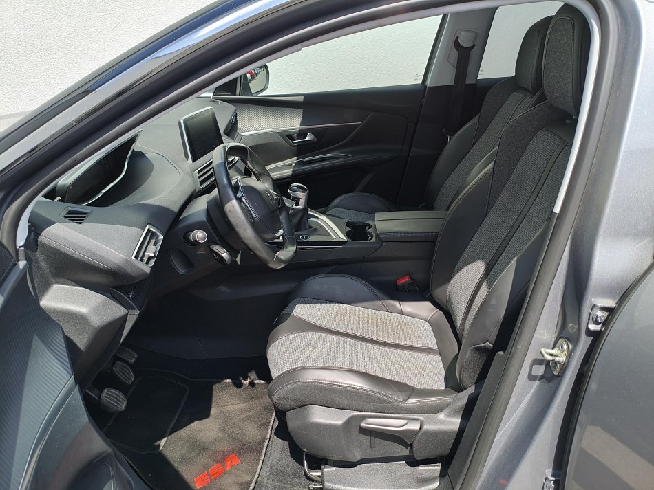 Peugeot 3008 1.2 PT Allure