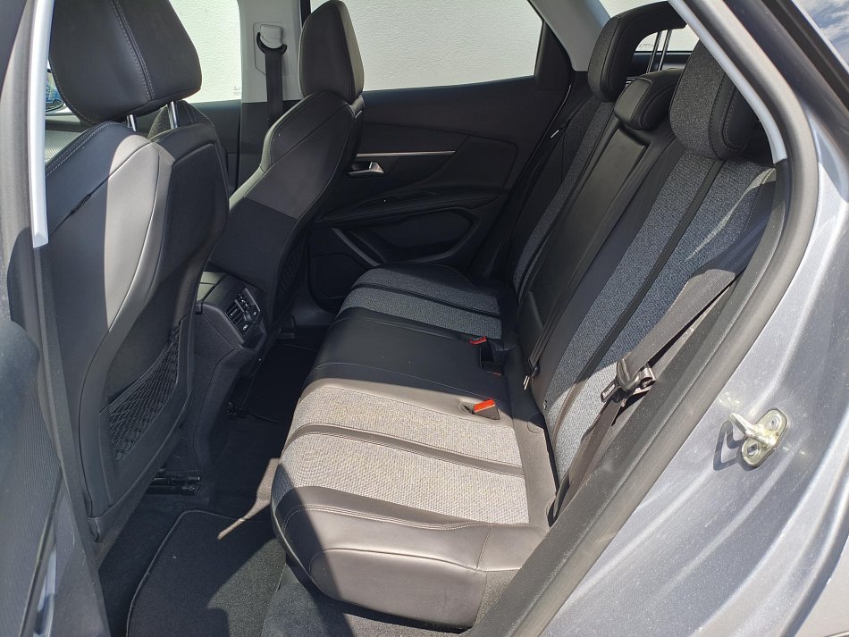 Peugeot 3008 1.2 PT Allure