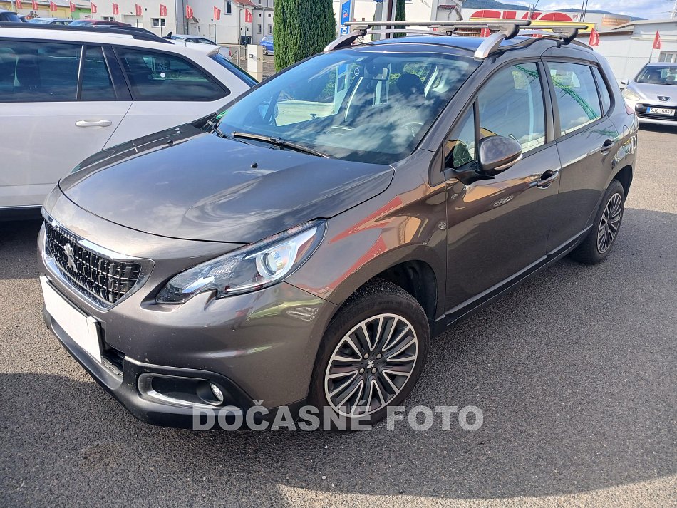 Peugeot 2008 1.2i 