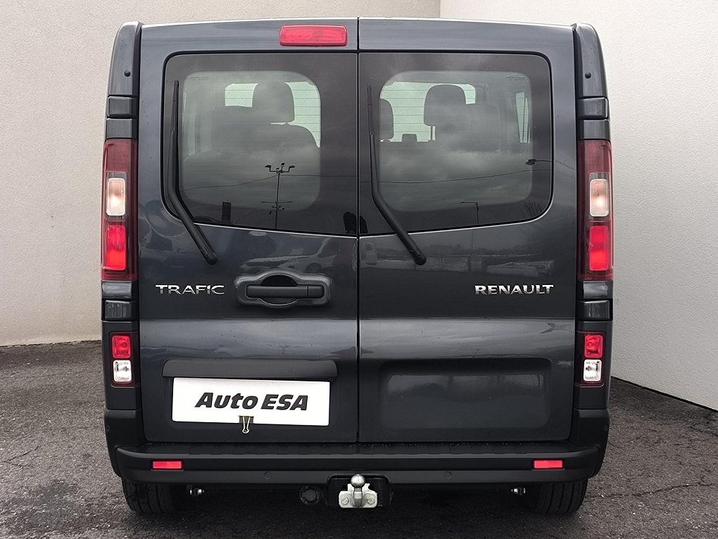 Renault Trafic 2.0dCi  L2 9míst