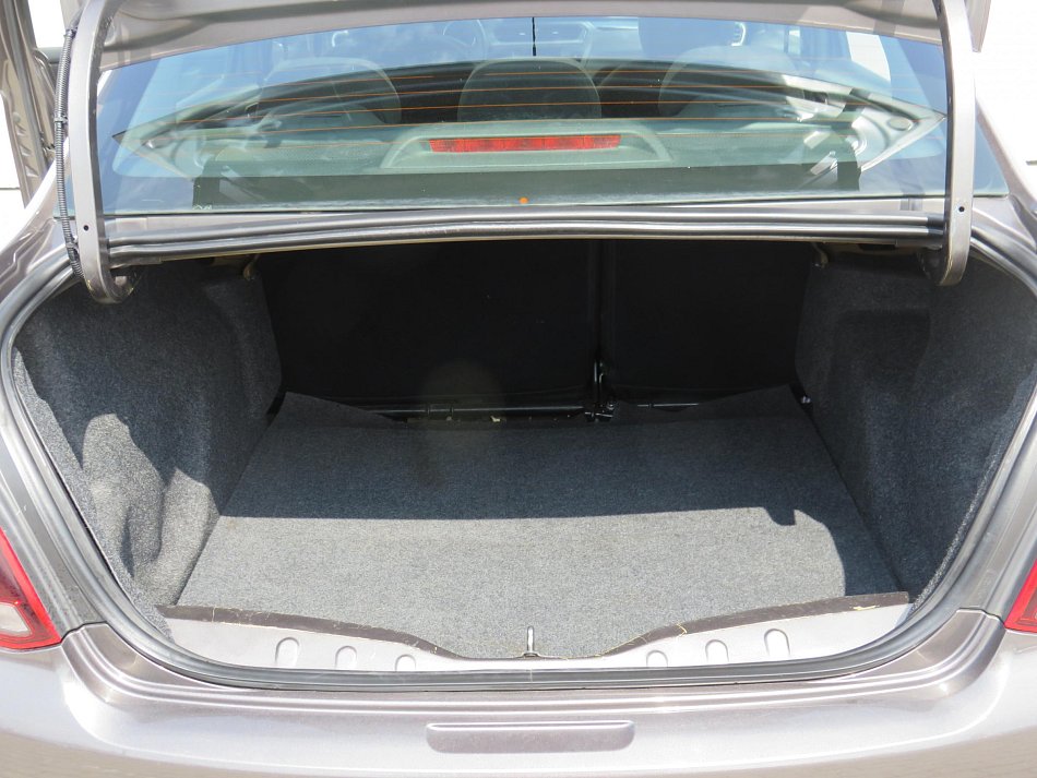 Peugeot 301 1.2PT 