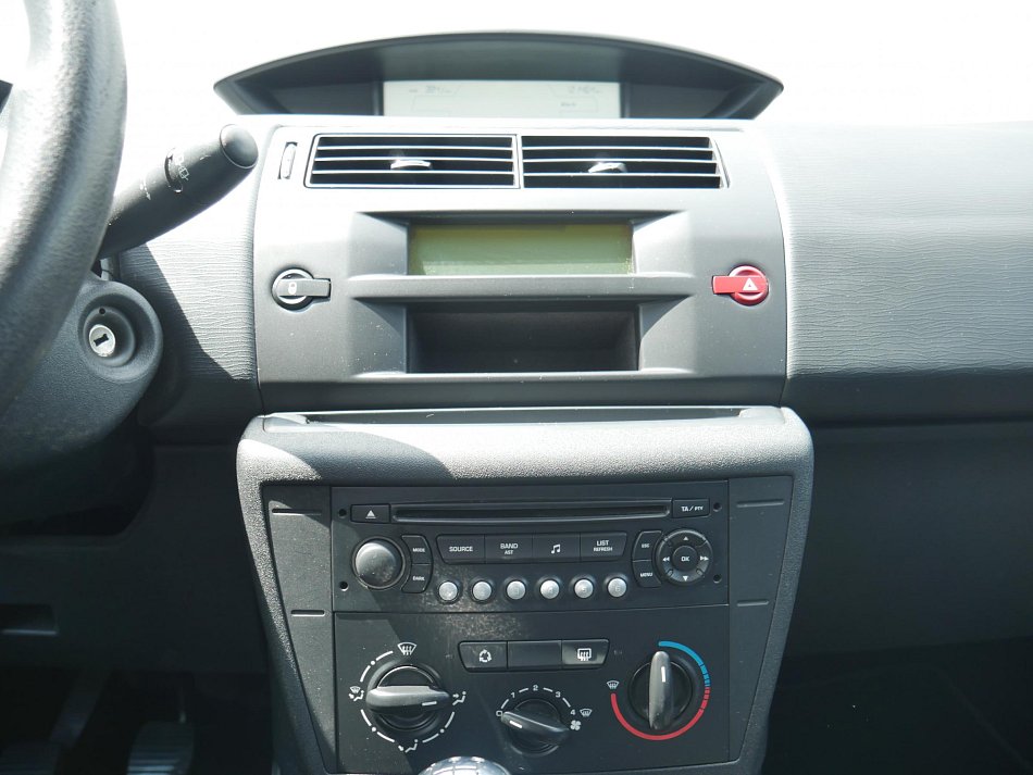 Citroën C4 1.4 i 