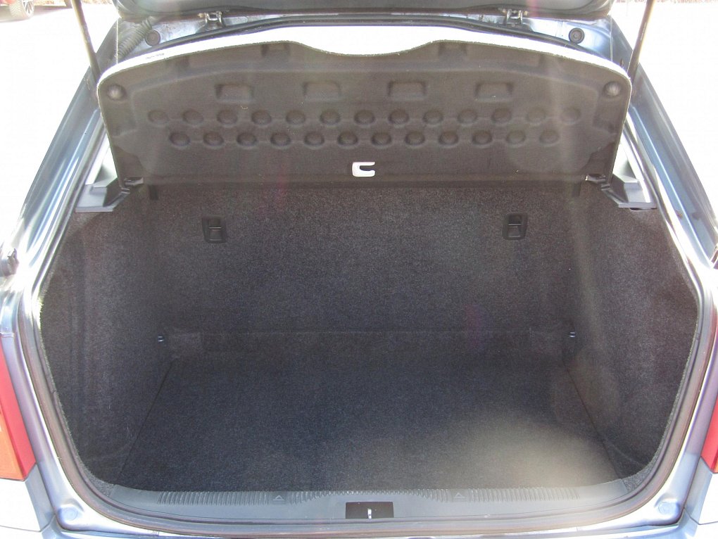 Škoda Octavia II 1.6 MPi Tour