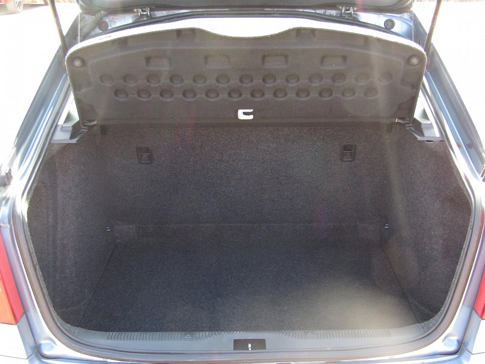 Škoda Octavia II 1.6 MPi Tour