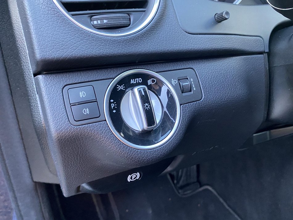 Mercedes-Benz Třída C 2.2 CDI  C220