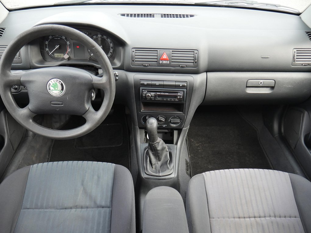 Škoda Octavia 1.6i Elegance