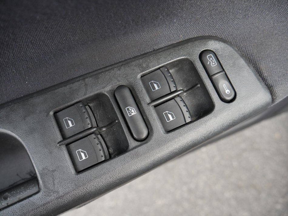 Škoda Octavia 1.6i Elegance