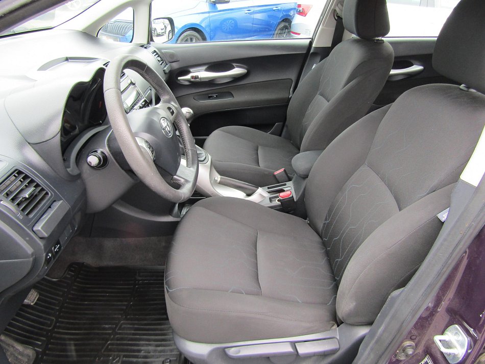 Toyota Auris 1.6 VVT- i 