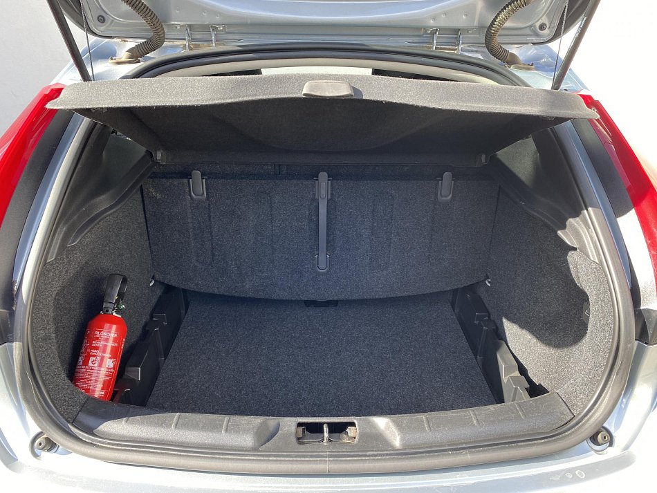 Volvo V40 2.0D 