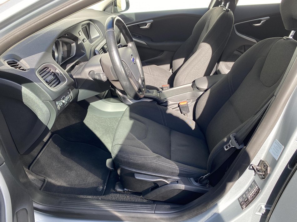 Volvo V40 2.0D 