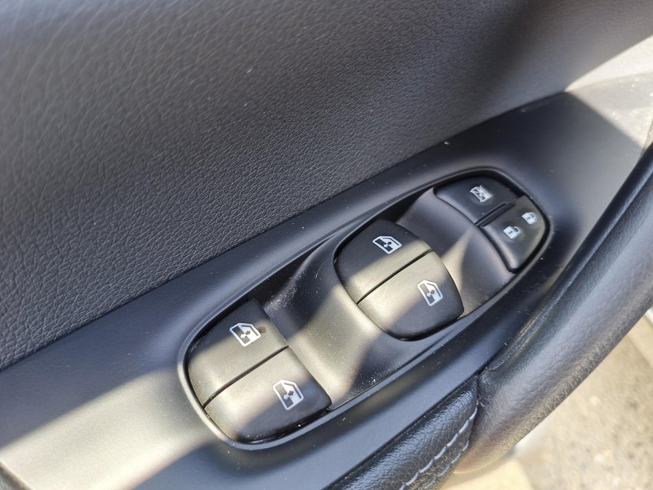 Nissan Qashqai 1.3 DiG-T Connect