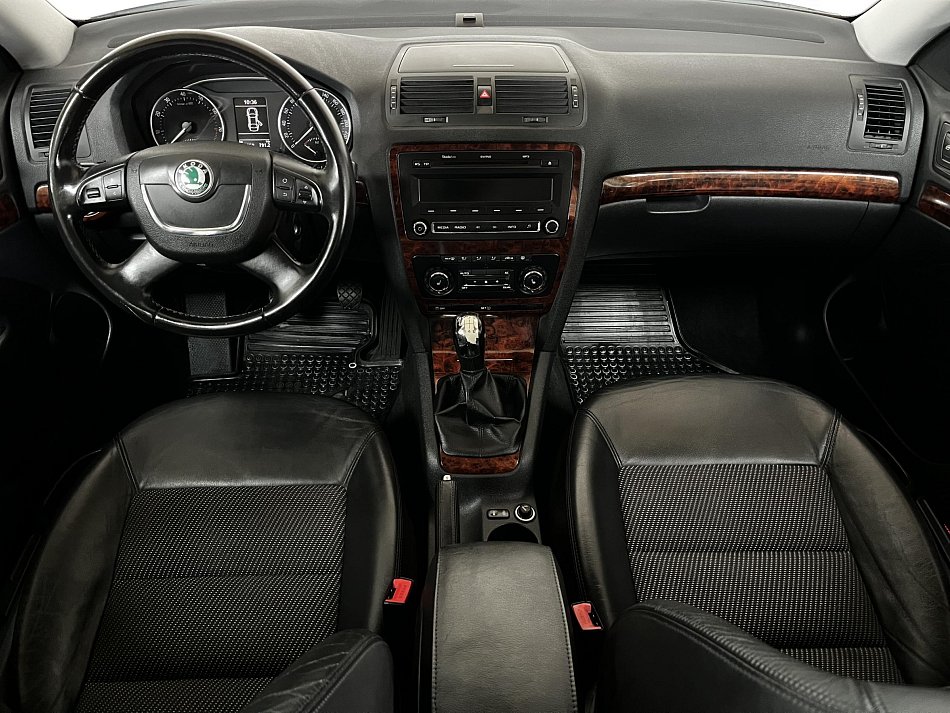 Škoda Octavia II 1.4 TSi Elegance