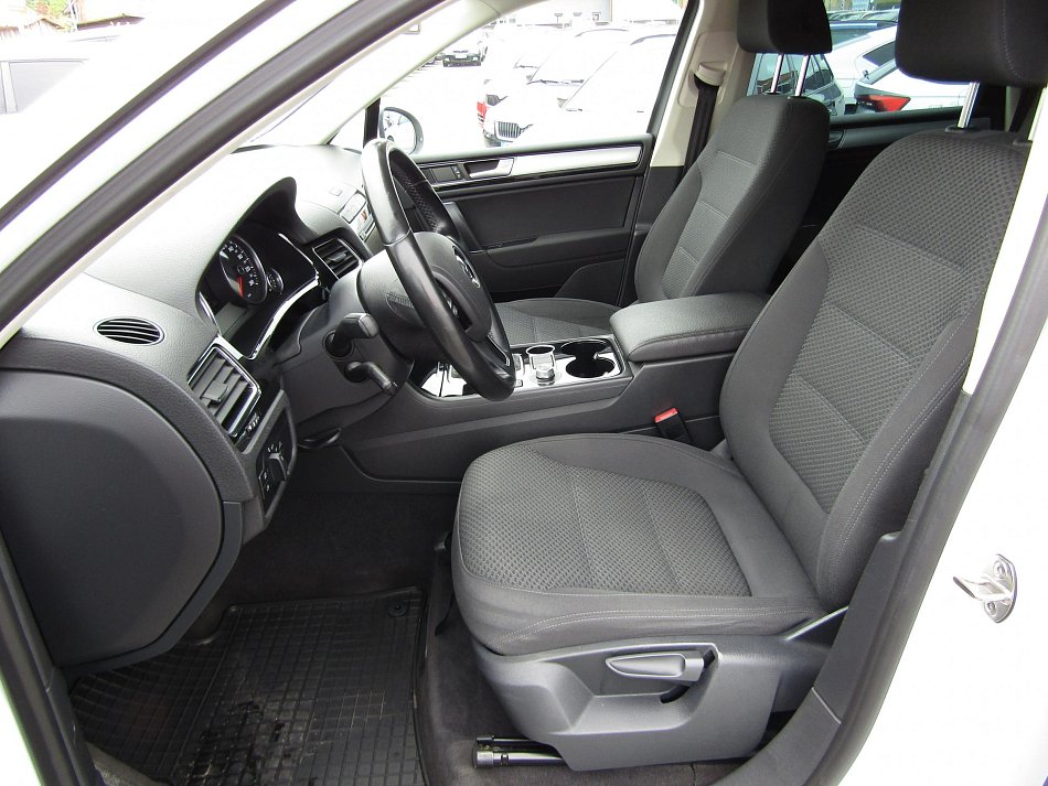 Volkswagen Touareg 3.0 TDi V6  4x4