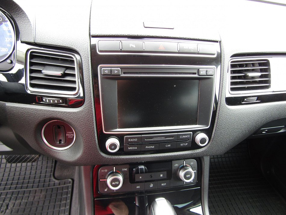 Volkswagen Touareg 3.0 TDi V6  4x4