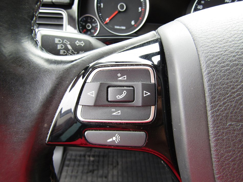 Volkswagen Touareg 3.0 TDi V6  4x4